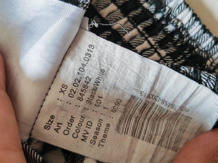 Petit haut à carreaux noir et blanc taille XS très bon état - photo numéro 3