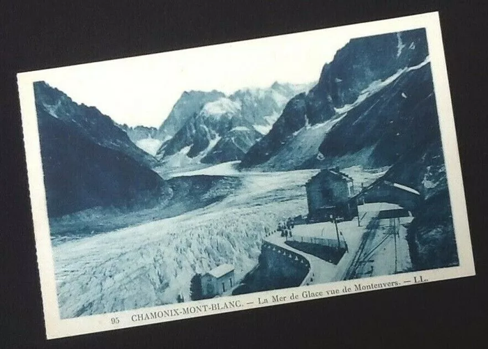 Carte postale ancienne Chamonix (Haute-Savoie) Mer de Glace vue de Montenvers - photo numéro 4