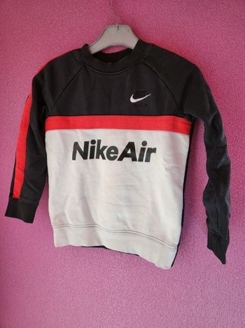Pull sweat nike XS 7 - 8 ans TBE