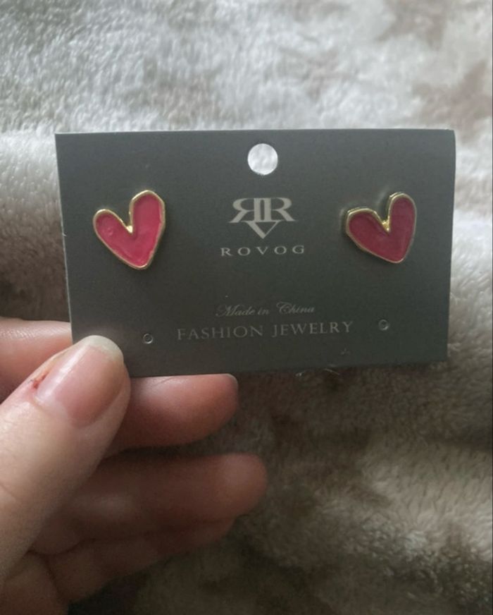 Boucles d’oreilles NEUVES pour femme forme de cœur couleur rose - photo numéro 1