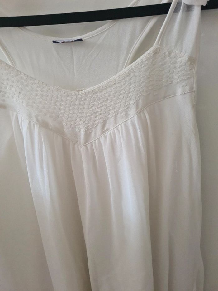 Robe blanche à volant - photo numéro 3