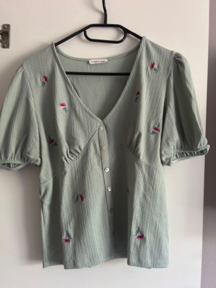 T-shirt élégant à fleurs