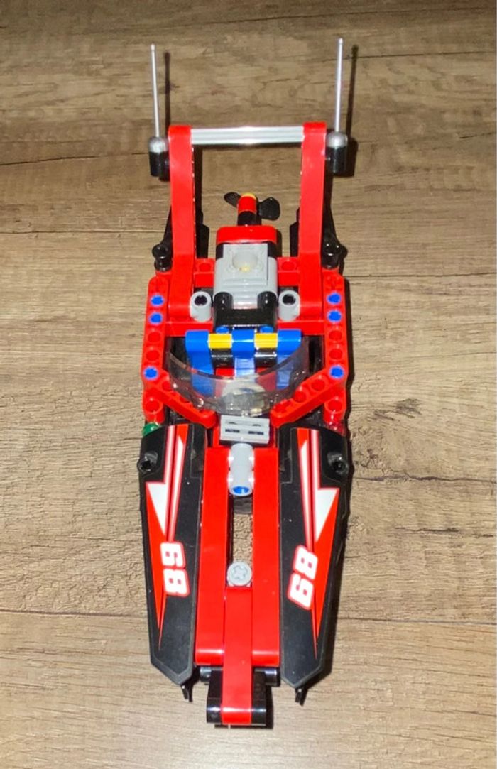 Lego Technic 42089 - photo numéro 2