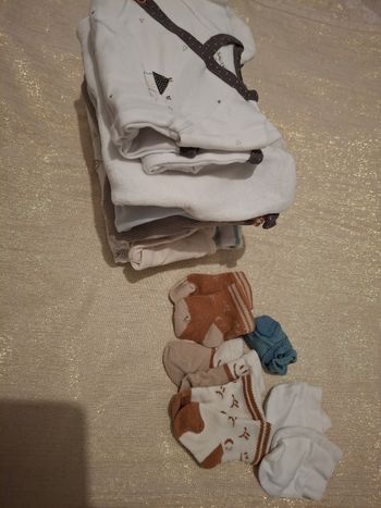 Lot vetement naissance jamais porté