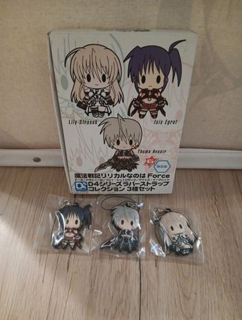 3 straps magical girl lyrical nanoha lily,isis,thoma