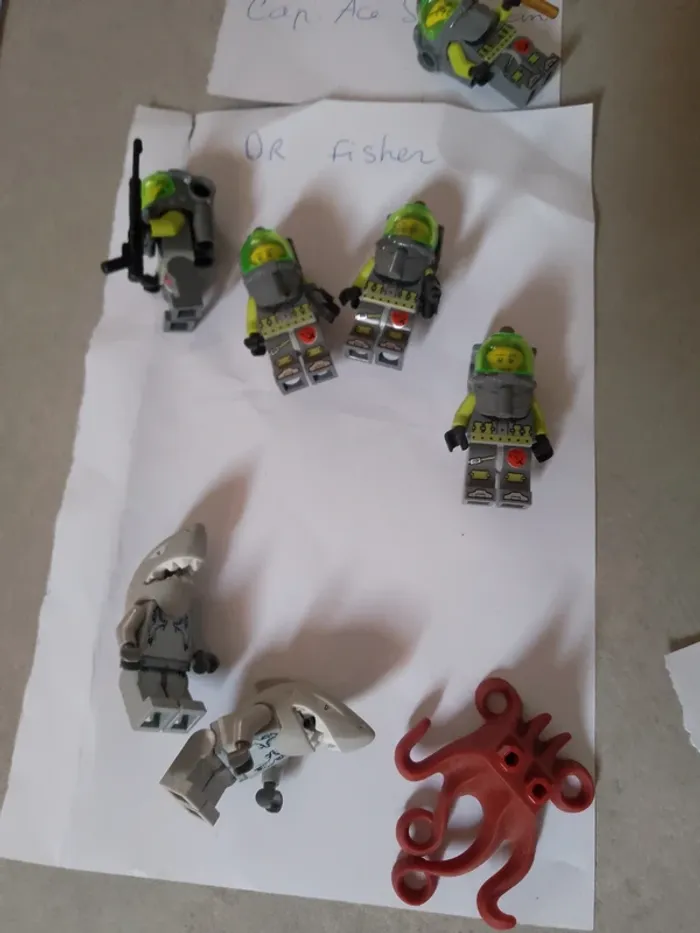 8 Figurines lego Atlantis