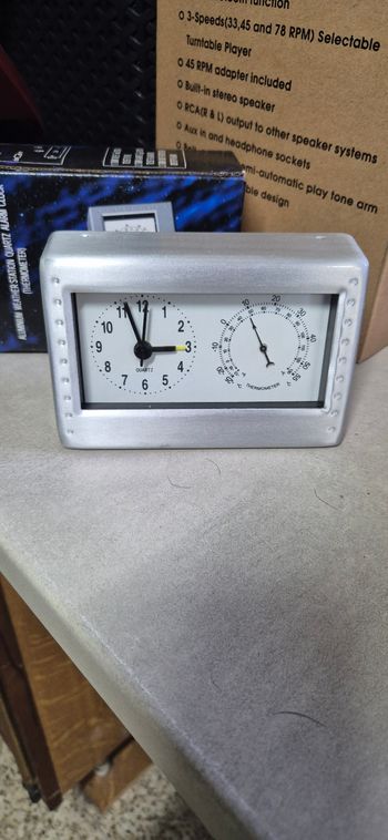 Réveil thermomètre