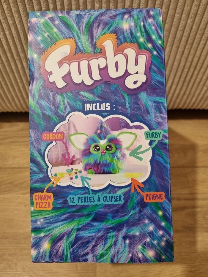 Furby brille dans le noir - photo numéro 3