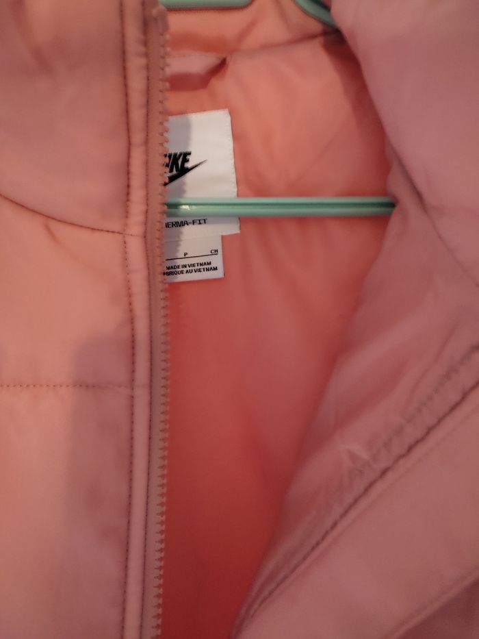 Doudoune Nike taille M - photo numéro 3