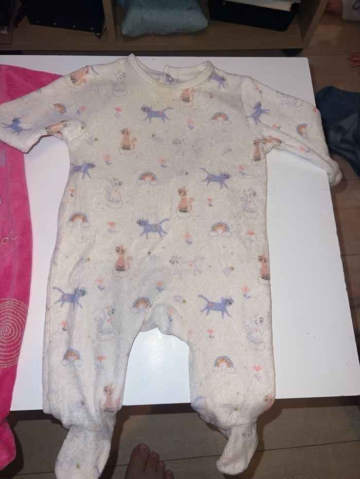 Lot de pyjamas bébé 3 mois - photo numéro 2