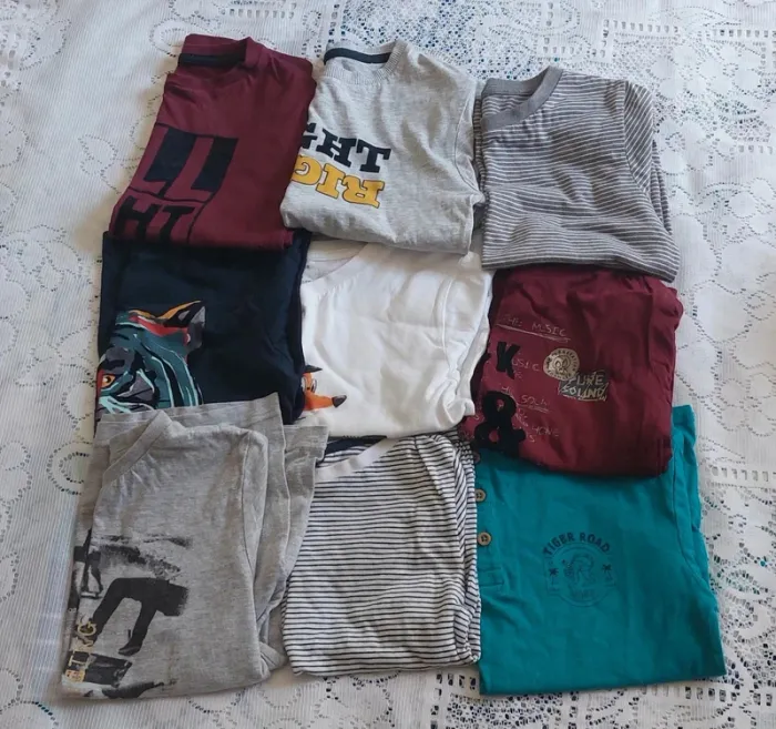 Lot de 9 tee-shirts Kiabi, en très bon état, taille 5 ans, 100% coton