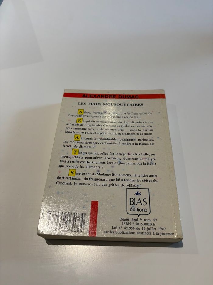 Livre « les trois mousquetaires » d’Alexandre Dumas édition Bias - photo numéro 2