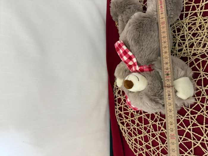 Ours en peluche 3PAGE, écharpe et chapeau à carreaux marron et rouge assis - photo numéro 4