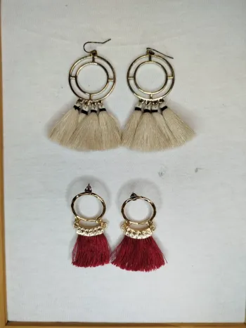 Boucle d'oreille pompons rouge et blanche