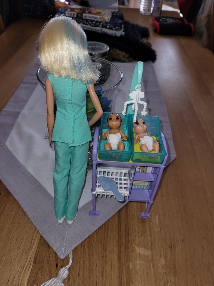 Poupée barbie - photo numéro 4