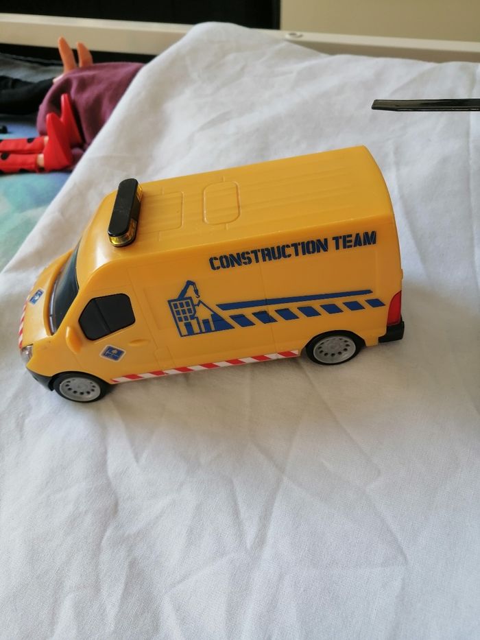 Lot camion et hélicoptère - photo numéro 2