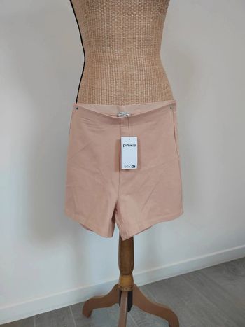 Shorty gainant Pimkie
Taille S
Couleur chair
Idéal pour amincir la silhouette neuf
