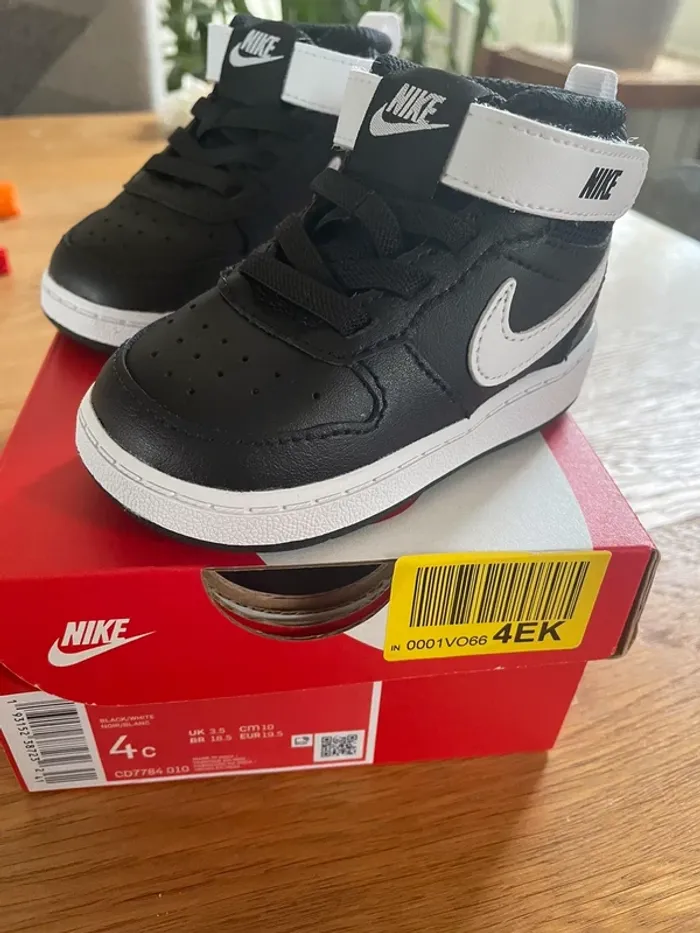 Basket Nike court borough mid 2