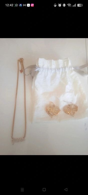 Collier et boucles d'oreilles Guess