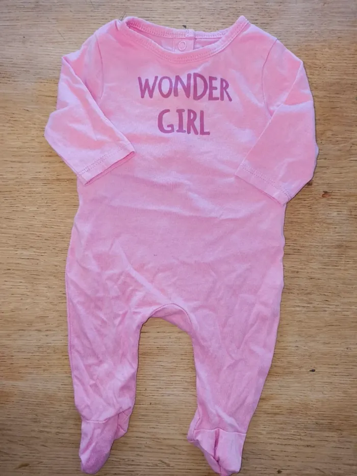 Pyjama fille 1 mois rose écriture violet excellent état tex baby