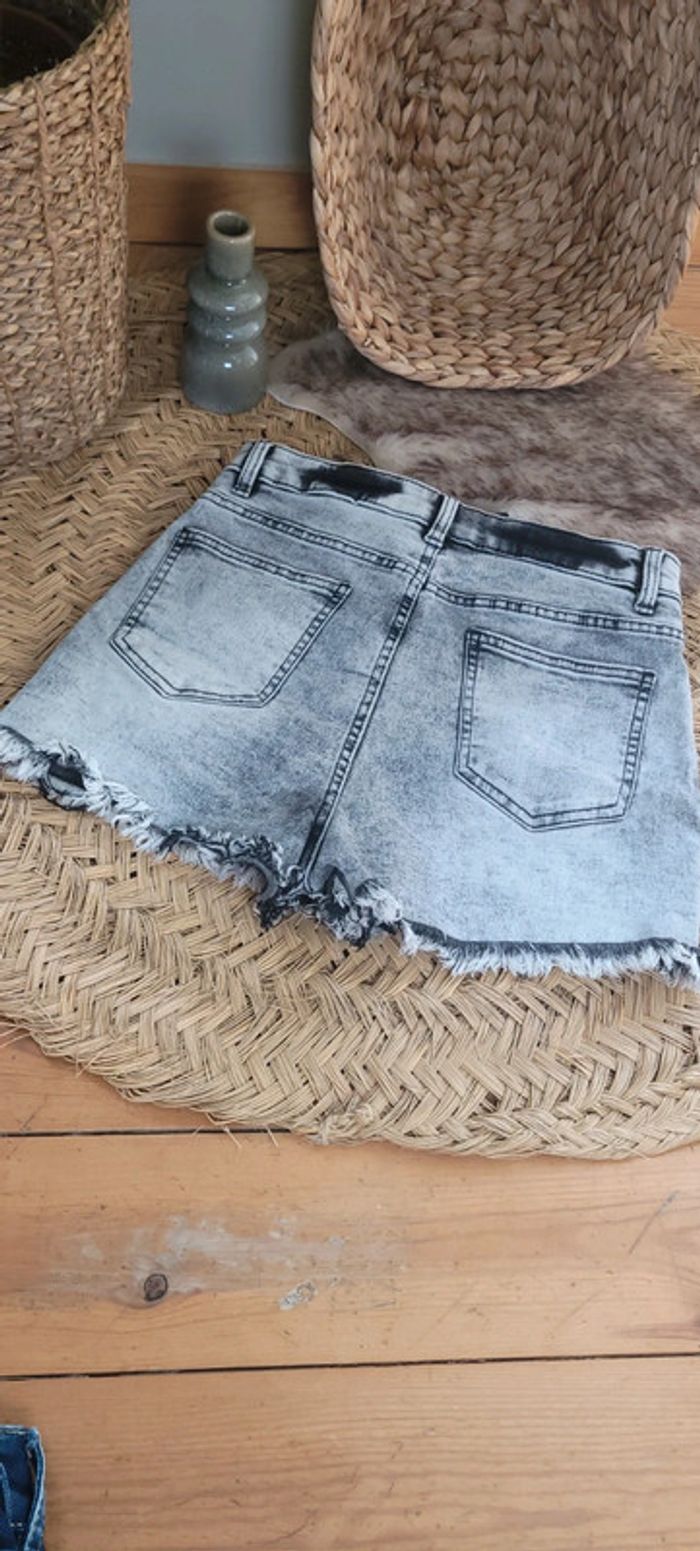 Joli short gris High Waist Taille M Parfait état - photo numéro 4
