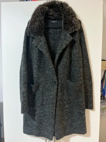 Manteau long gris Zara avec fourrure