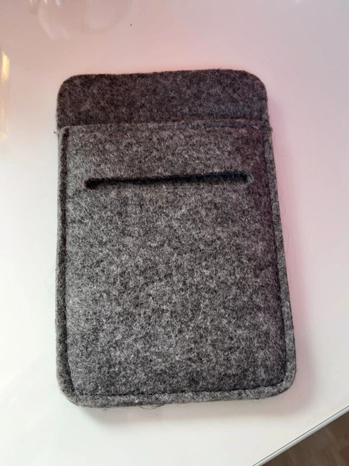 Petite pochette de rangement gris