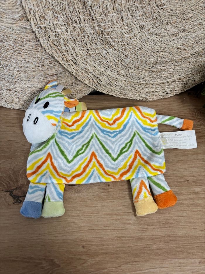 Doudou plat zèbre jaune multicolore la halle brioche