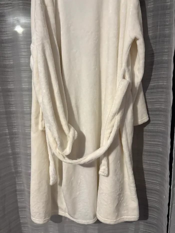 Peignoir blanc - photo numéro 10