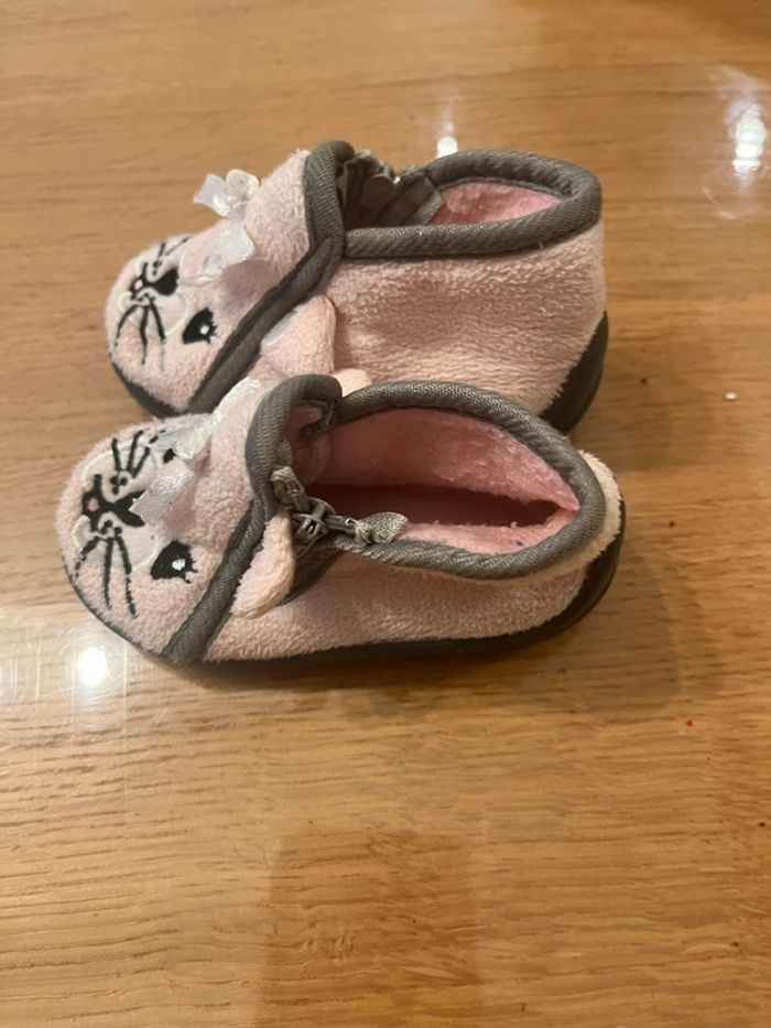 Chaussons bébé taille 18 - photo numéro 4