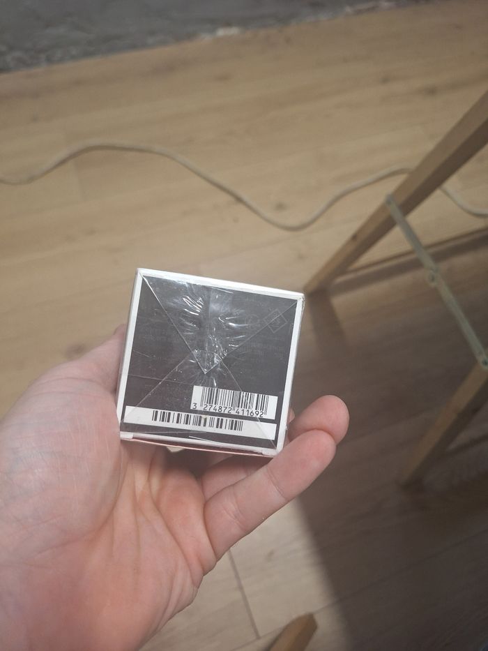 L'interdit de Givenchy - photo numéro 2