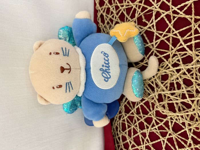 Doudou Chat Bleu Aile Brillant Grelot Chicco - Coeur de Doudou