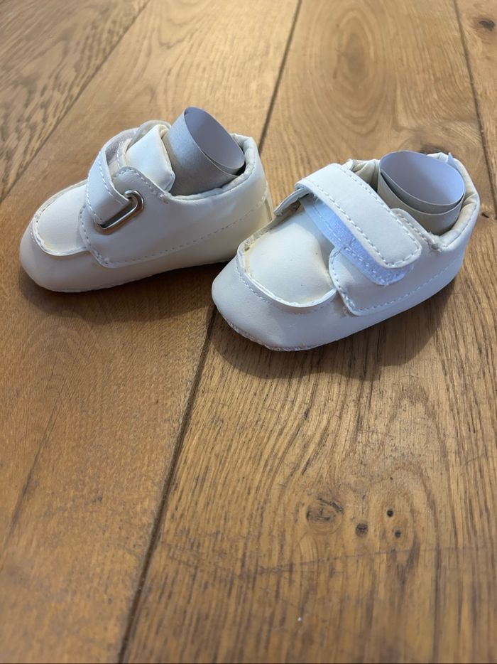Chaussons blancs - Graziella - Neuf avec étiquette - T.17 (3/6 mois) - photo numéro 2