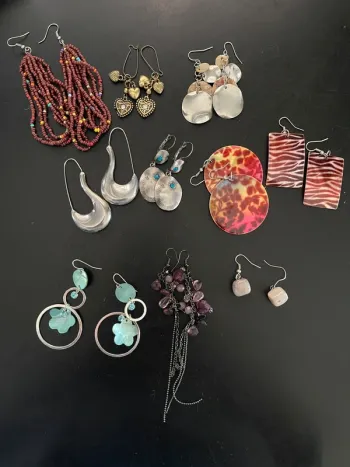 Lot 10 paires de boucles d’oreilles