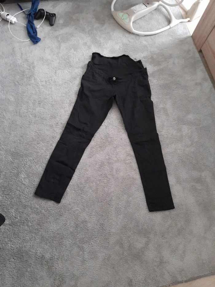 Jean noir de grossesse