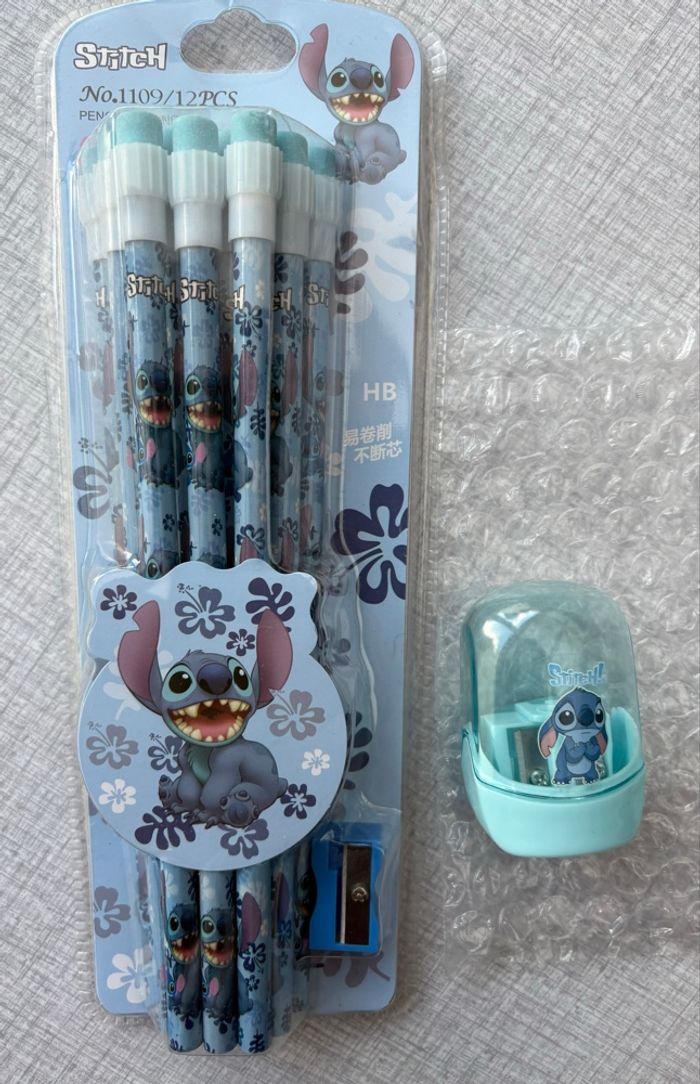 12 crayons Stitch gris ordinaires avec gommes au bout et petit taille crayon + taille crayon fermé