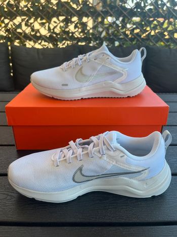 Baskets , Nike , Femmes , Blanches , Taille 39 , Neuves