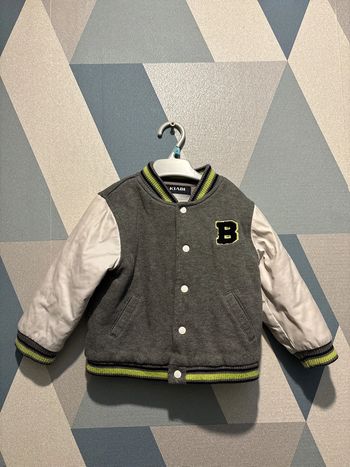 Veste grise et blanche taille 18 mois Kiabi
