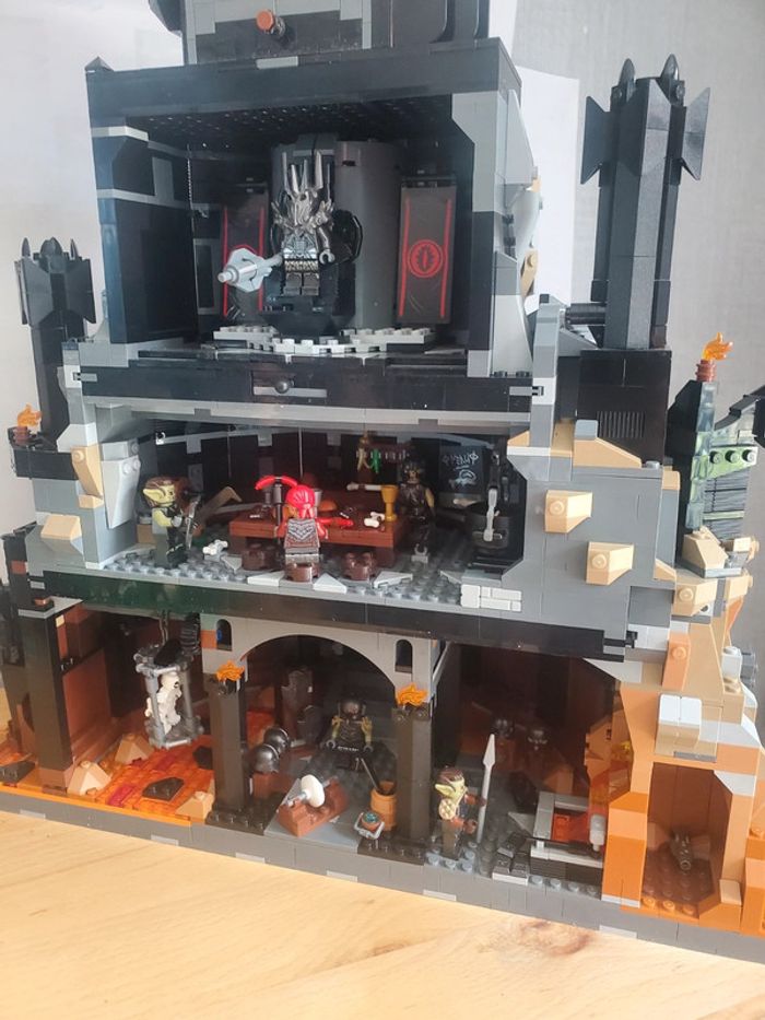 Vends lego Seigneur des anneaux Barad-Dur. - photo numéro 6