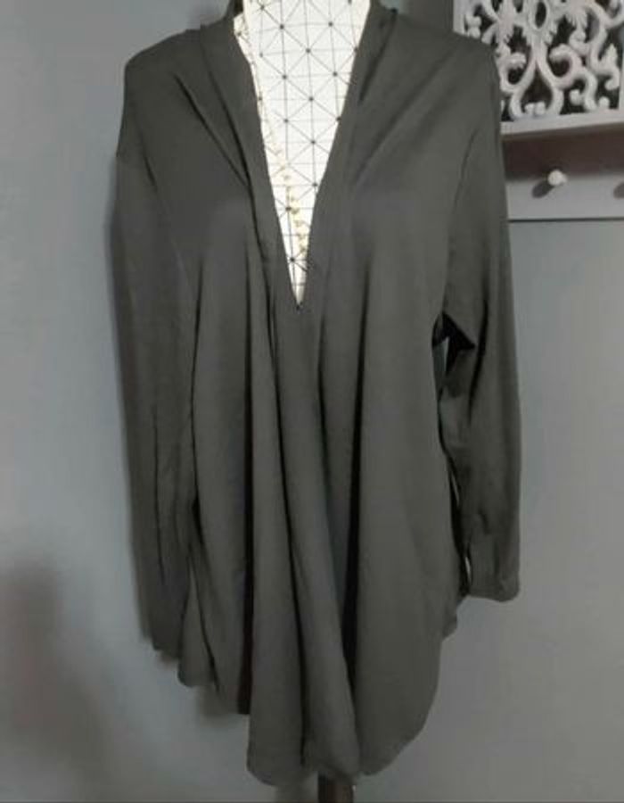 Cardigan Noir Court Grande Taille 54 – Élégant, Léger et Polyvalent 🖤 - photo numéro 2