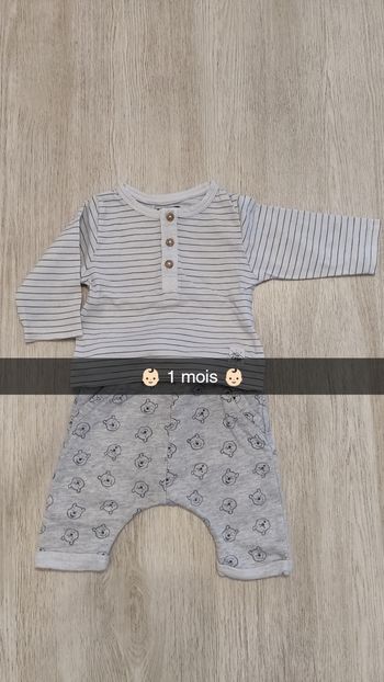 Ensemble Winnie taille 1 mois