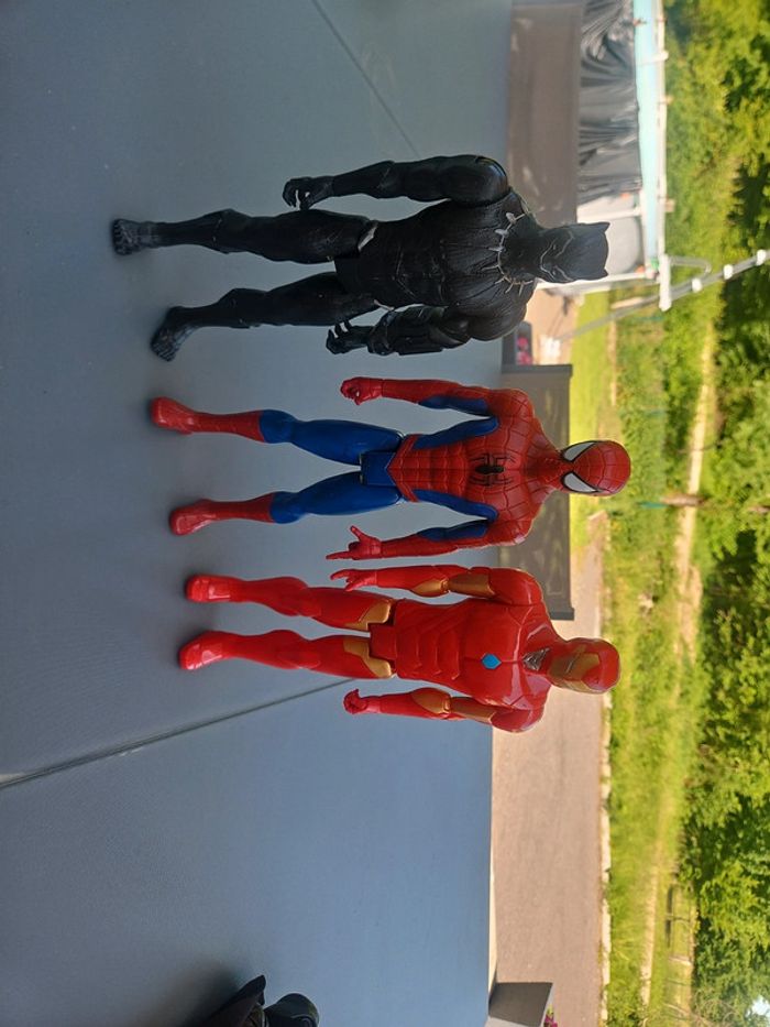 Lot de 3 figurines marvel 30cm