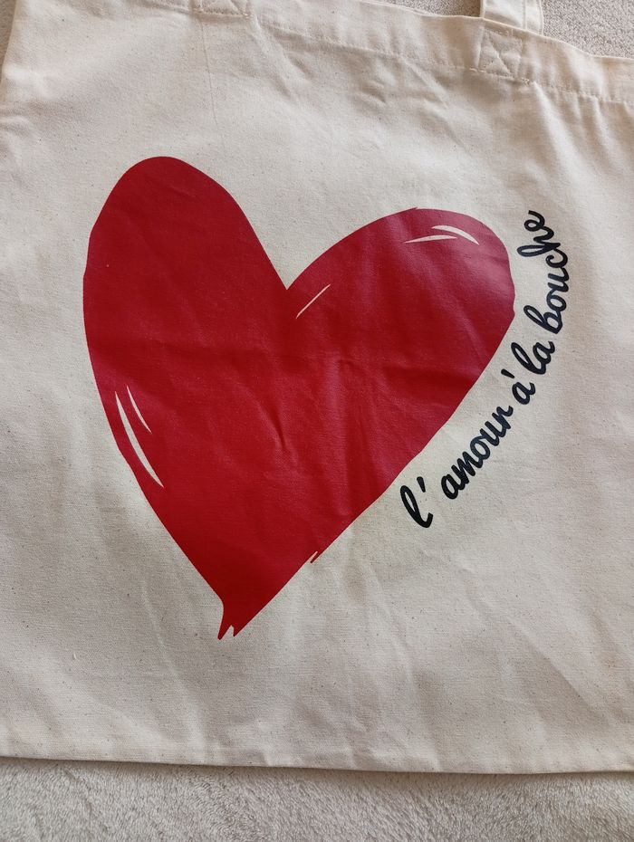 Tote bag "L'amour à la bouche "♥️ - photo numéro 4