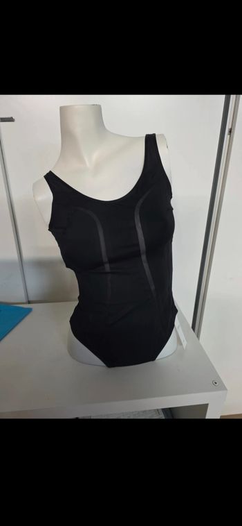Maillot de bain une piece oysho neuf avec etiquette