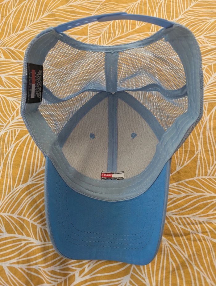 Casquette bleue - photo numéro 2