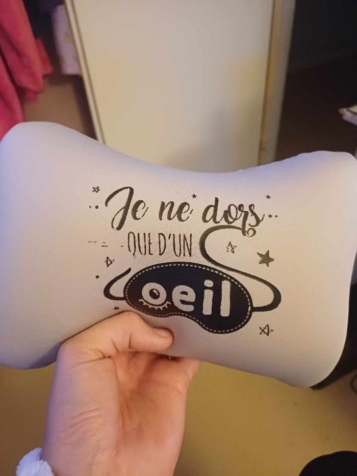 petit coussin de voyage