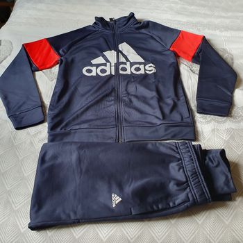 Ensemble survêtement adidas de taille 13/14ans