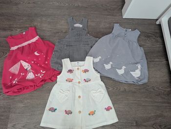Lot 4 robes 6 mois fille