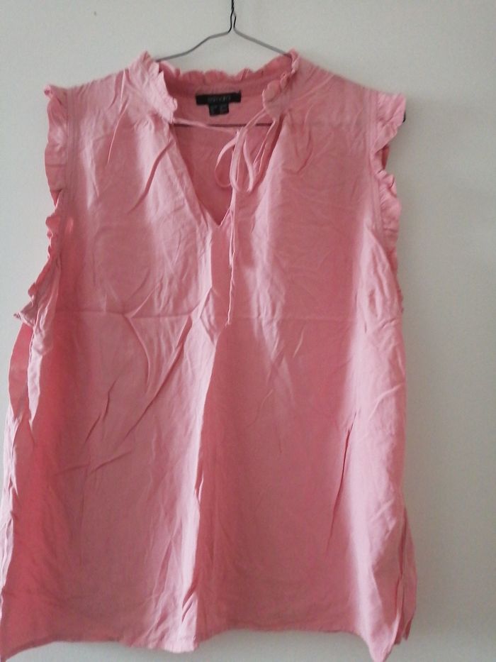 Haut rose foncé à volent - photo numéro 2