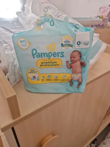 Couches pampers taille 0
